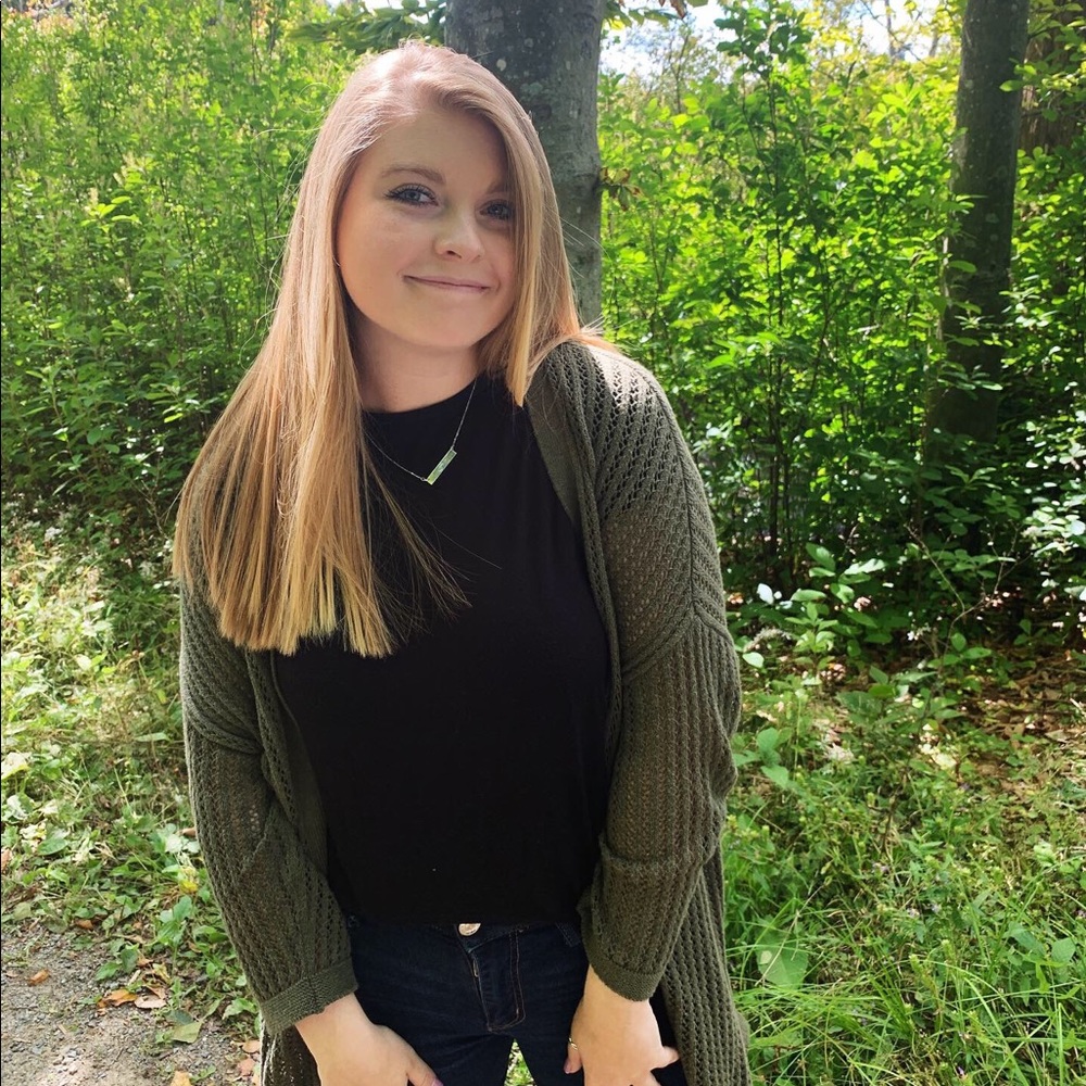 Meet your Posher, Danielle
